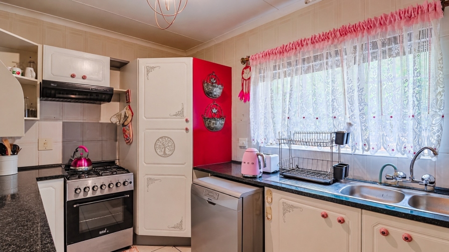 3 Bedroom Property for Sale in Safari Gardens North West